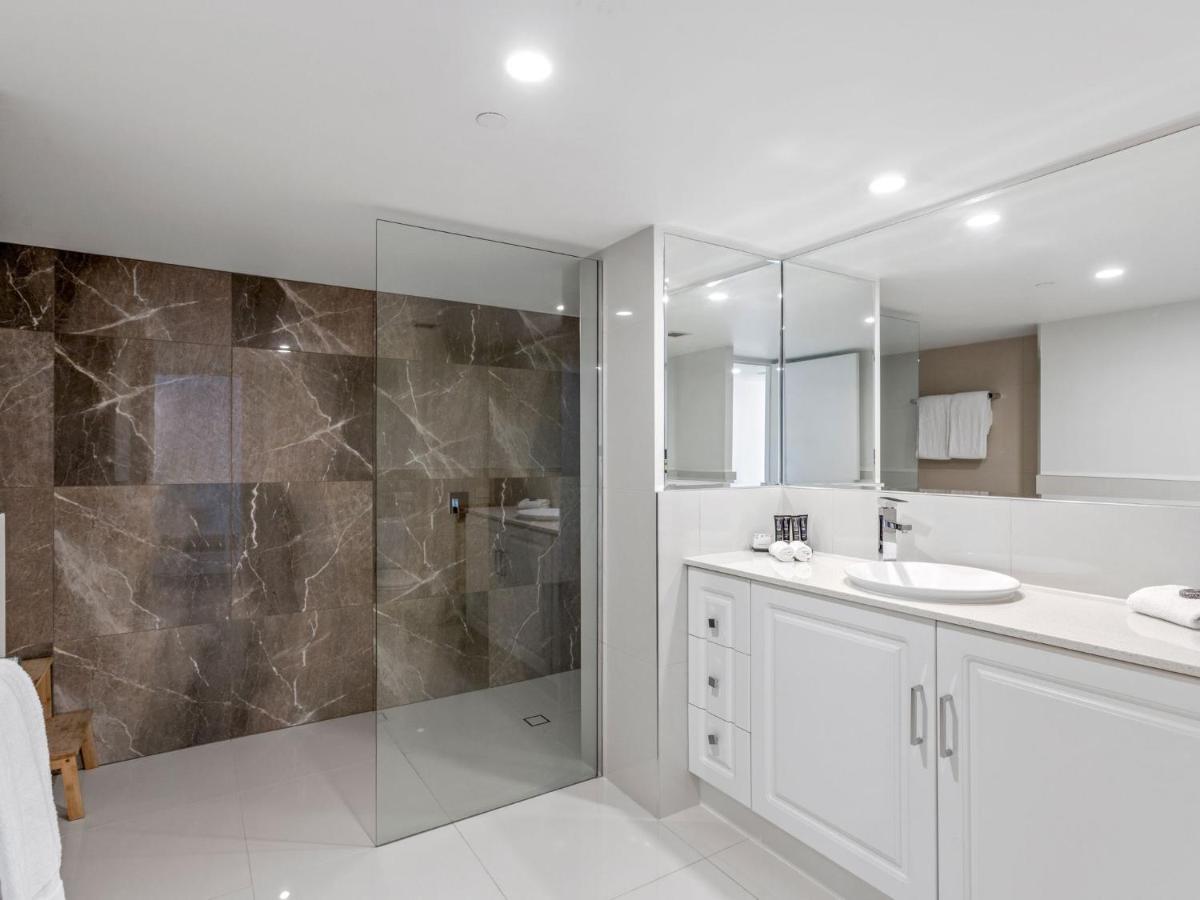 Crown Towers Superior 3 Bedroom Apartment - Coasthm Голд-Кост Экстерьер фото